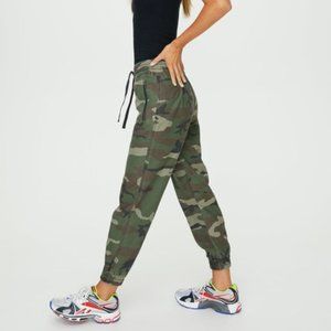 Aritzia TNA Camo Pant Jogger XXS